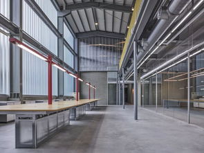 新作 30年老工廠改造,前衛(wèi)冷艷的色感裝置 x 水相設(shè)計(jì) 李智翔